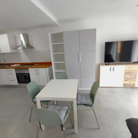 Near The Ocean In Appartement